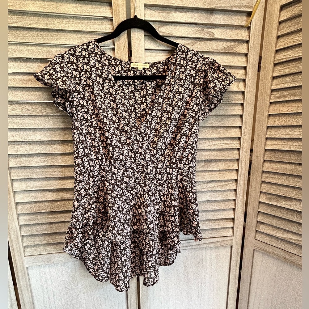 WILD JASMINE Ruffle Floral Top Short Sleeve Woman’s Size 1X-Large Plus Size